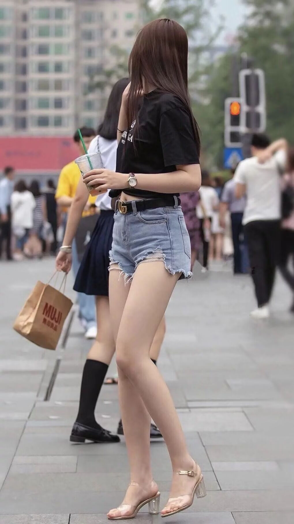 青少年足球培训引入虚拟教练系统，提升个性化指导水平，虚拟足球技巧