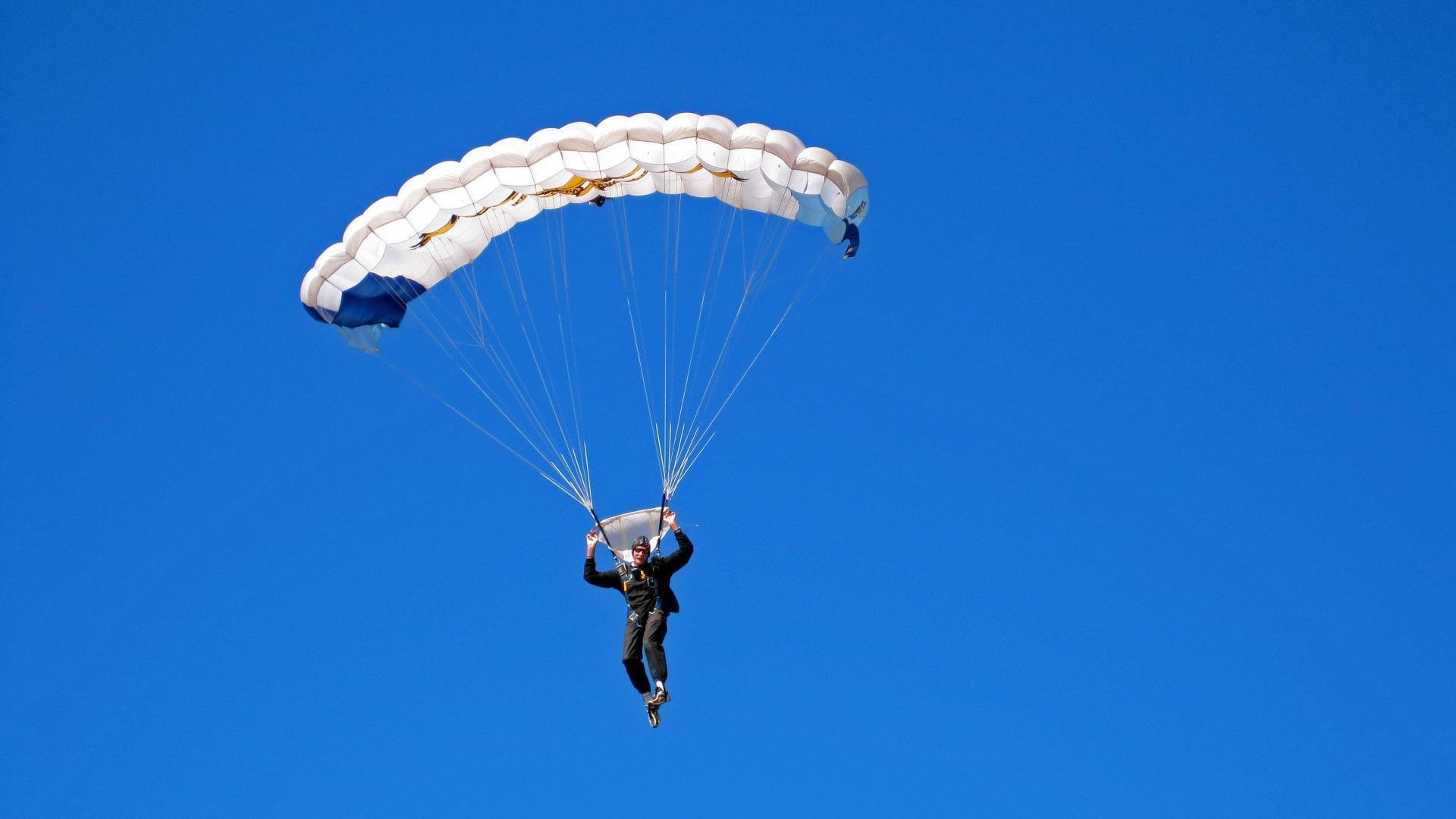 下载乐鱼体育APP-全国高山滑雪巡回赛，雪域风情尽展运动风采，2020高山滑雪